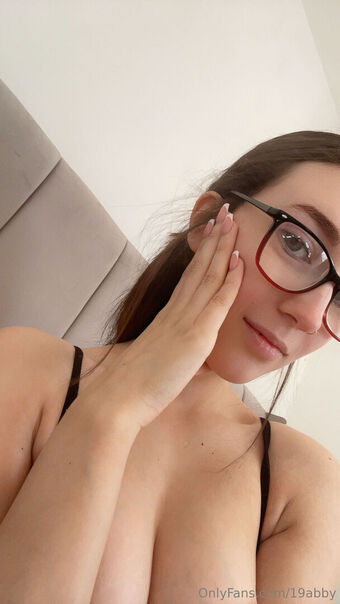 19abby Nakenläckor OnlyFans Foto 6