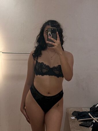 222trin Nakenläckor OnlyFans Foto 14