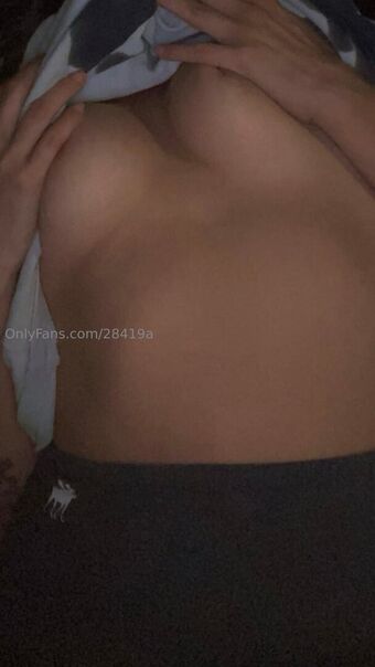 28419a Nakenläckor OnlyFans Foto 27