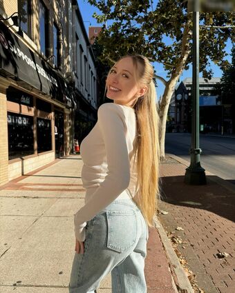 6082 Nakenläckor OnlyFans Foto 3