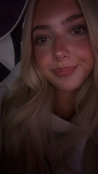 777keely Nakenläckor OnlyFans Foto 18