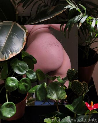 aatalante Nakenläckor OnlyFans Foto 29