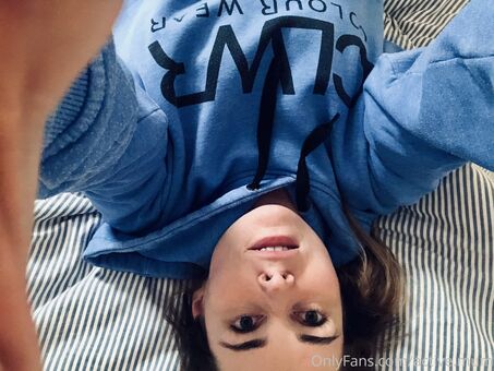 active.mum Nakenläckor OnlyFans Foto 8