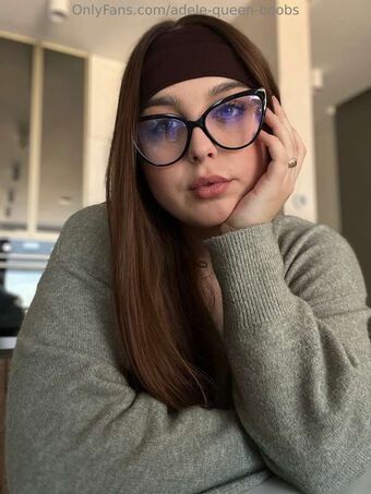 Adele-Queen Nakenläckor OnlyFans Foto 8