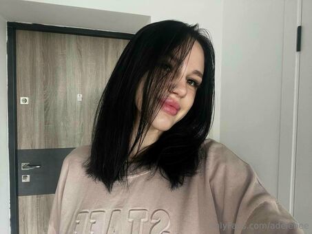 adelebee Nakenläckor OnlyFans Foto 34