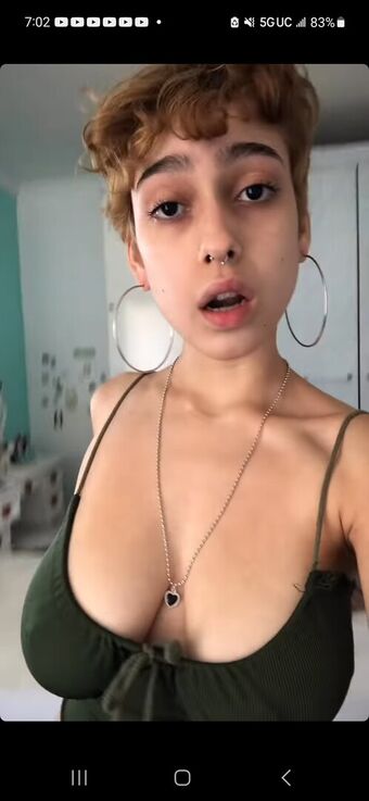 Admchi Nakenläckor OnlyFans Foto 9