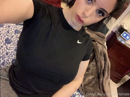 adrianaw Nakenläckor OnlyFans Foto 3