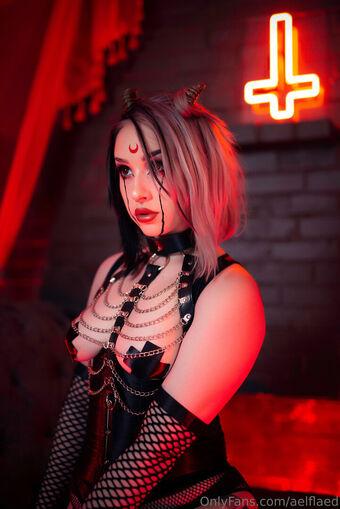 aelflaed Nakenläckor OnlyFans Foto 26