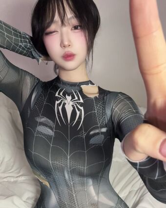 AHRI Nakenläckor OnlyFans Foto 11