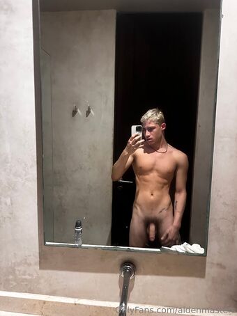 aidenmasters Nakenläckor OnlyFans Foto 16