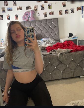 Aimee Townsend Nakenläckor OnlyFans Foto 2