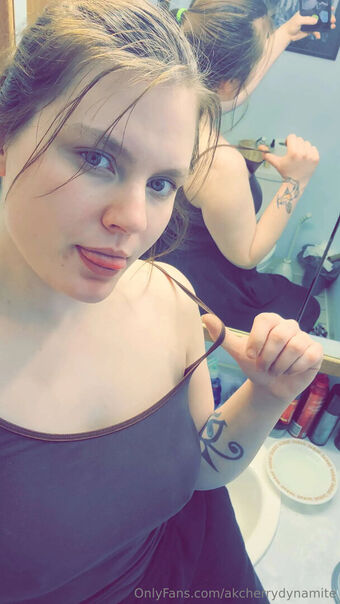 akcherrydynamite Nakenläckor OnlyFans Foto 32