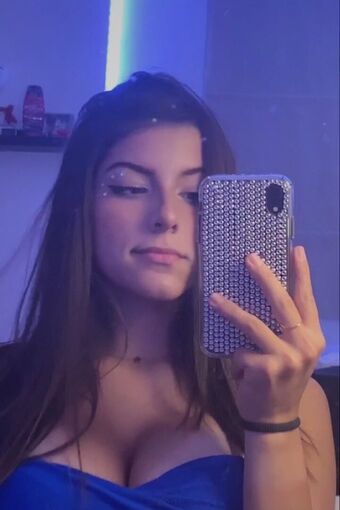 Aledebaboo Nakenläckor OnlyFans Foto 3