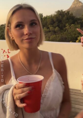 Alena Nolte Nakenläckor OnlyFans Foto 70