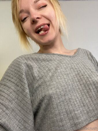 alexacrush Nakenläckor OnlyFans Foto 3