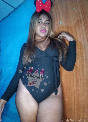 alianeth250 Nakenläckor OnlyFans Foto 1
