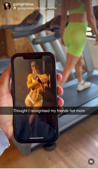 Alias Rose Nakenläckor OnlyFans Foto 3