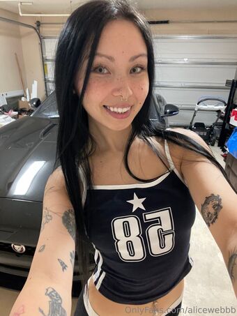 alicewebbb Nakenläckor OnlyFans Foto 1