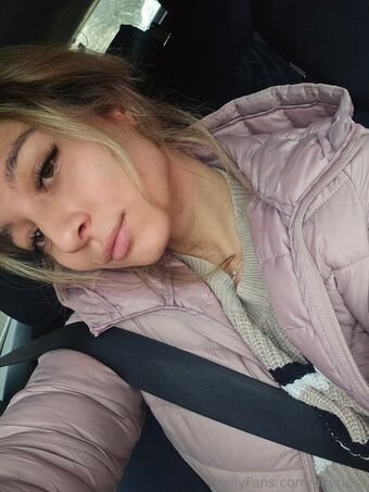 alieness Nakenläckor OnlyFans Foto 14