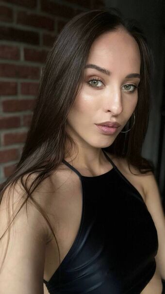 alinasollo Nakenläckor OnlyFans Foto 19