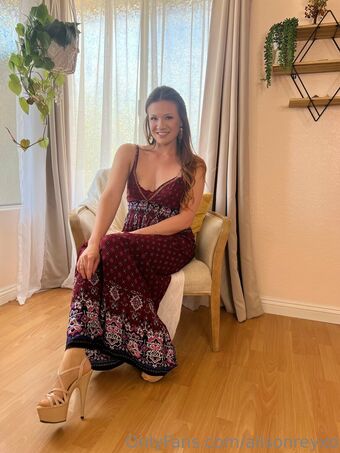 alisonreyxo Nakenläckor OnlyFans Foto 10