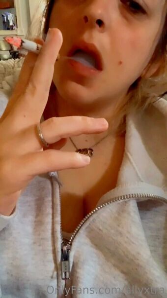 allyxtra Nakenläckor OnlyFans Foto 2