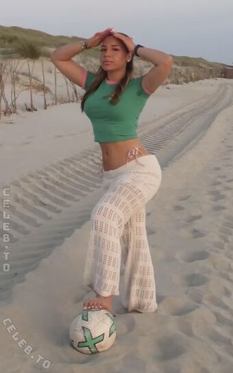 Almahalt Nakenläckor OnlyFans Foto 18