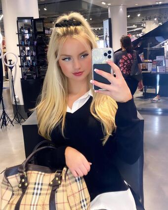 Alta Sweet Tabar Nakenläckor OnlyFans Foto 7