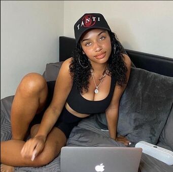Ambrr Nakenläckor OnlyFans Foto 7