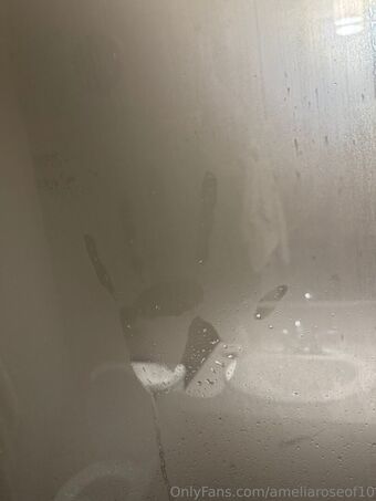 ameliaroseof10 Nakenläckor OnlyFans Foto 5
