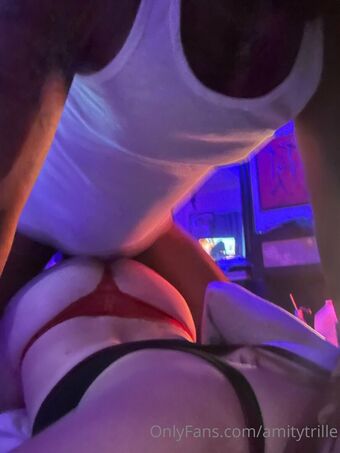 amythrill Nakenläckor OnlyFans Foto 17
