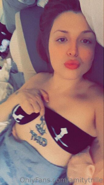 amythrill Nakenläckor OnlyFans Foto 37