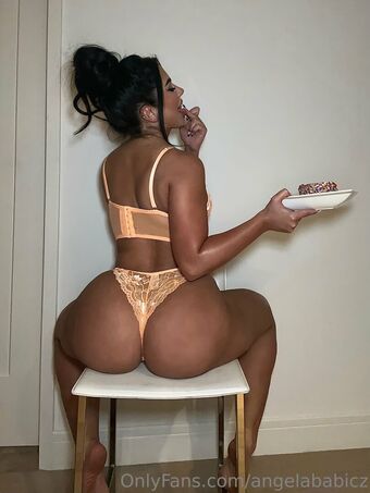 Angela Babicz Nakenläckor OnlyFans Foto 22