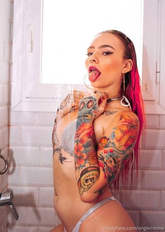 Angie Corine Nakenläckor OnlyFans Foto 11