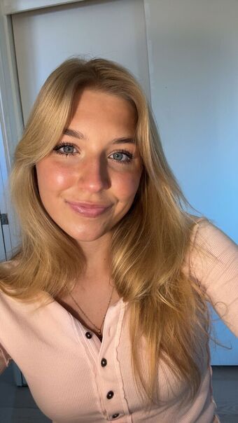 Aniela Leon Nakenläckor OnlyFans Foto 231