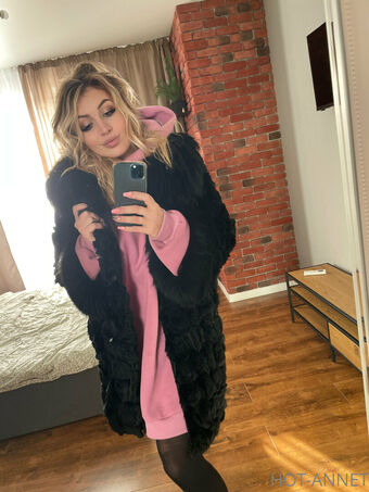 anna_bellla