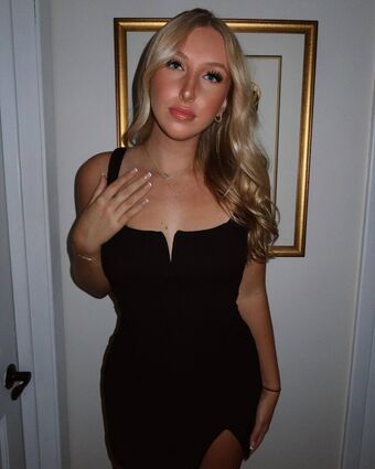 Anna Schmid Nakenläckor OnlyFans Foto 4