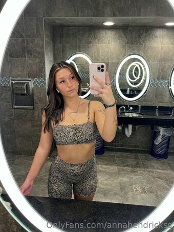 annahendrickss Nakenläckor OnlyFans Foto 18