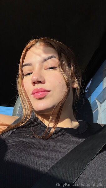annahyller Nakenläckor OnlyFans Foto 19