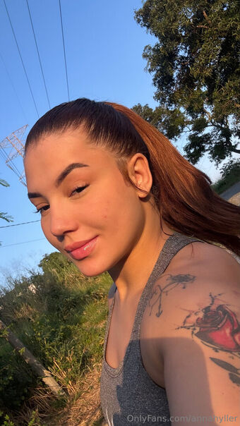 annahyller Nakenläckor OnlyFans Foto 21