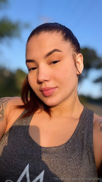 annahyller Nakenläckor OnlyFans Foto 22