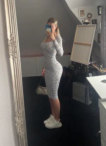 Annchenaugustine Nakenläckor OnlyFans Foto 12