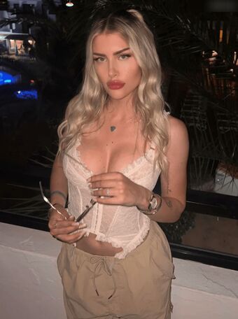 Annchenaugustine Nakenläckor OnlyFans Foto 19