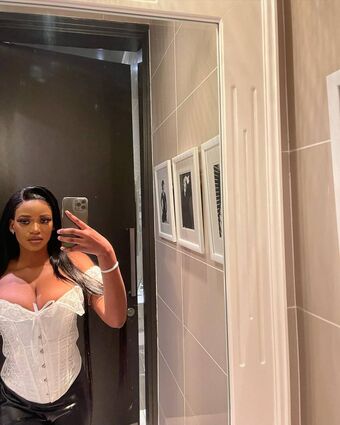 Antoinette Nakenläckor OnlyFans Foto 13