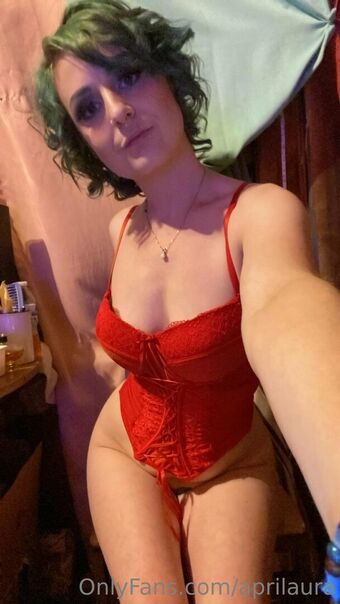 aprilaura Nakenläckor OnlyFans Foto 18