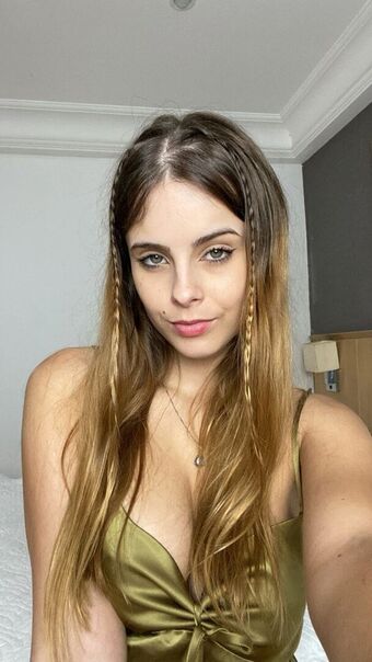ariajonnes Nakenläckor OnlyFans Foto 4