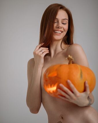 AriaVix Nakenläckor OnlyFans Foto 12