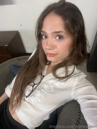 ariellesutton Nakenläckor OnlyFans Foto 10