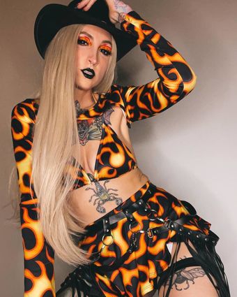 aritaylor_ Nakenläckor OnlyFans Foto 1