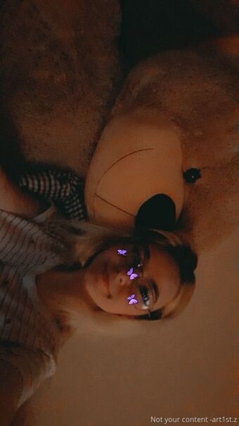 art1stdotz Nakenläckor OnlyFans Foto 3